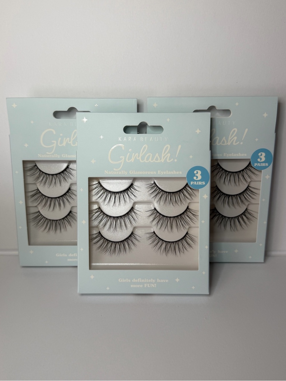 Kara Beauty Girlash! Naturally Glamorous False Eyelashes
3 boxes of 3 Pairs